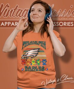Philadelphia Eagles Nfl Grateful Dancing Bears Retro Women T Shirt