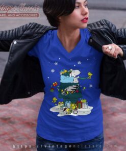 Philadelphia Eagles Santa Snoopy Christmas V Neck TShirt