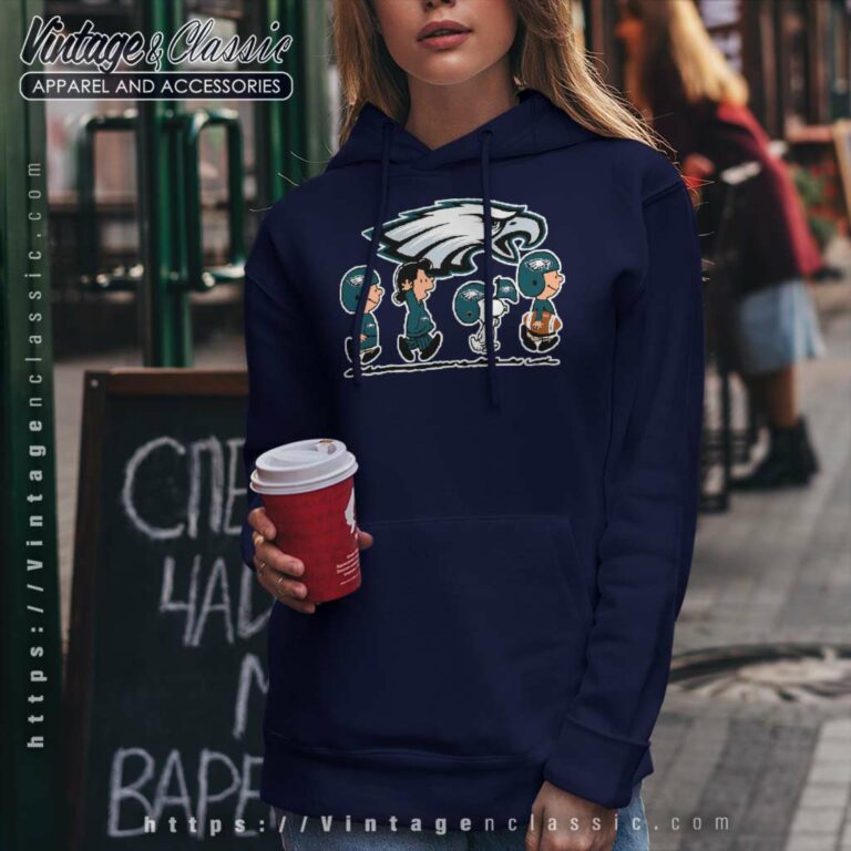 Philadelphia Eagles Snoopy And Friends Walking Hoodie Philadelphia Eagles Snoopy And Friends Walking Hoodie