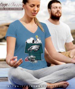 Philadelphia Eagles Snoopy And Woodstock Resting Together V Neck TShirt