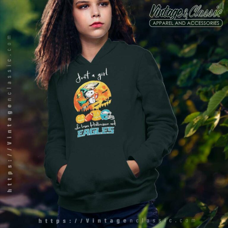 Philadelphia Eagles Snoopy Woodstock Just A Girl Who Loves Halloween Hoodie Philadelphia Eagles Snoopy Woodstock Just A Girl Who Loves Halloween Hoodie