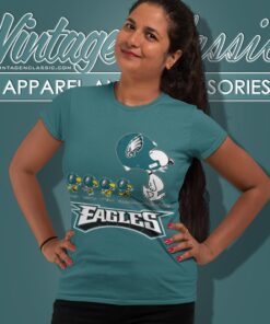 Philadelphia Eagles Snoopy Woodstock Team Walking Women T shirt