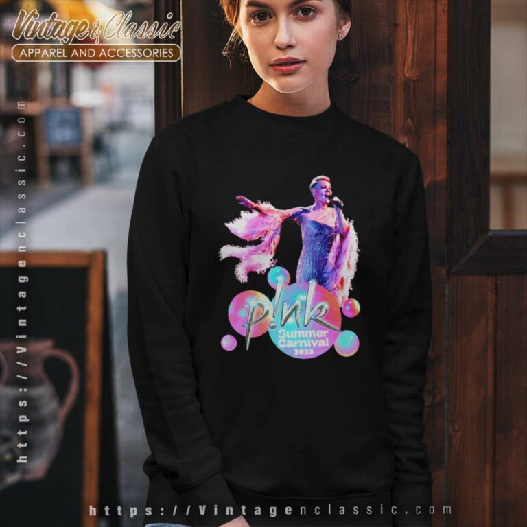 Pink Shirt Perform Version On Summer Carnival Tour Sweatshirt Pink Shirt Perform Version On Summer Carnival Tour Sweatshirt