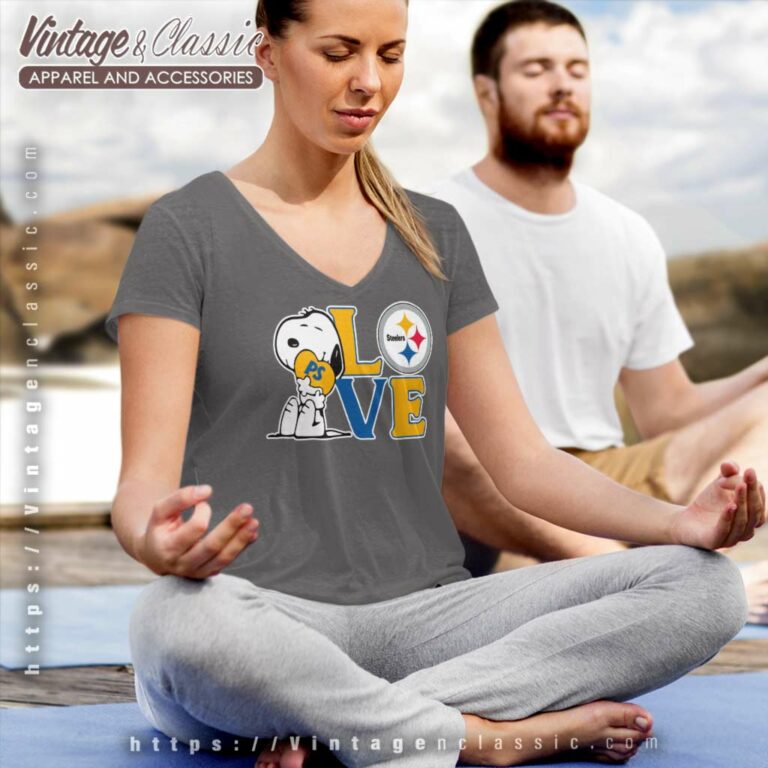 Pittsburgh Steelers Snoopy Love Heart V Neck TShirt Pittsburgh Steelers Snoopy Love Heart V Neck TShirt
