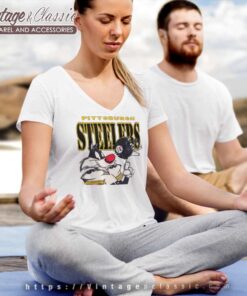 Pittsburgh Steelers Sylvester Looney Tunes V Neck TShirt