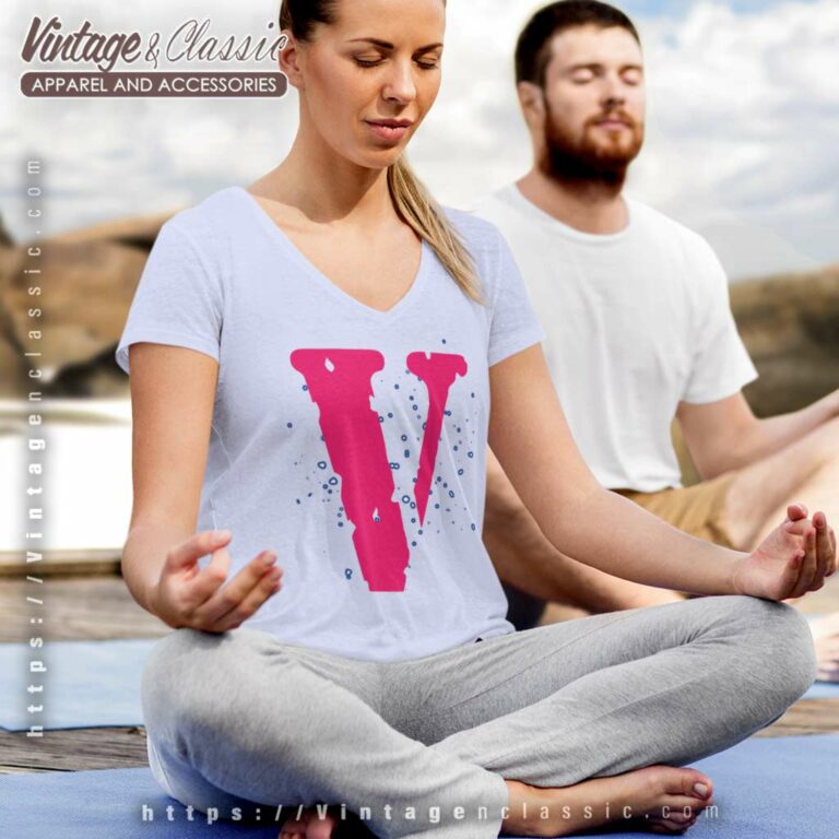 Pop Smoke X Vlone Logo King Of Ny V Neck TShirt 1 Pop Smoke X Vlone Logo King Of Ny V Neck TShirt 1