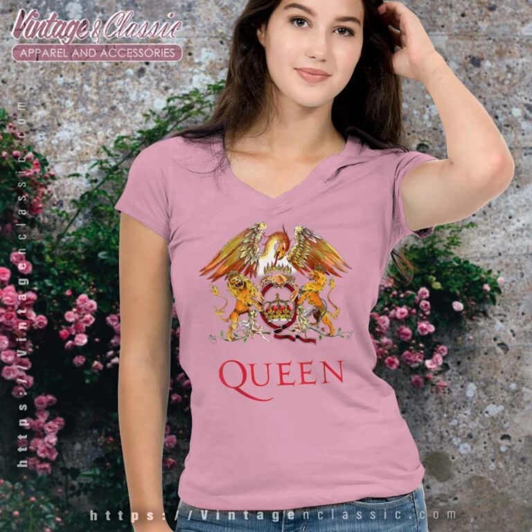 Queen Classic Crest Vneck Queen Classic Crest Vneck
