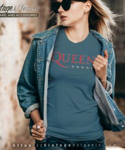Queen Logo Stud Vneck