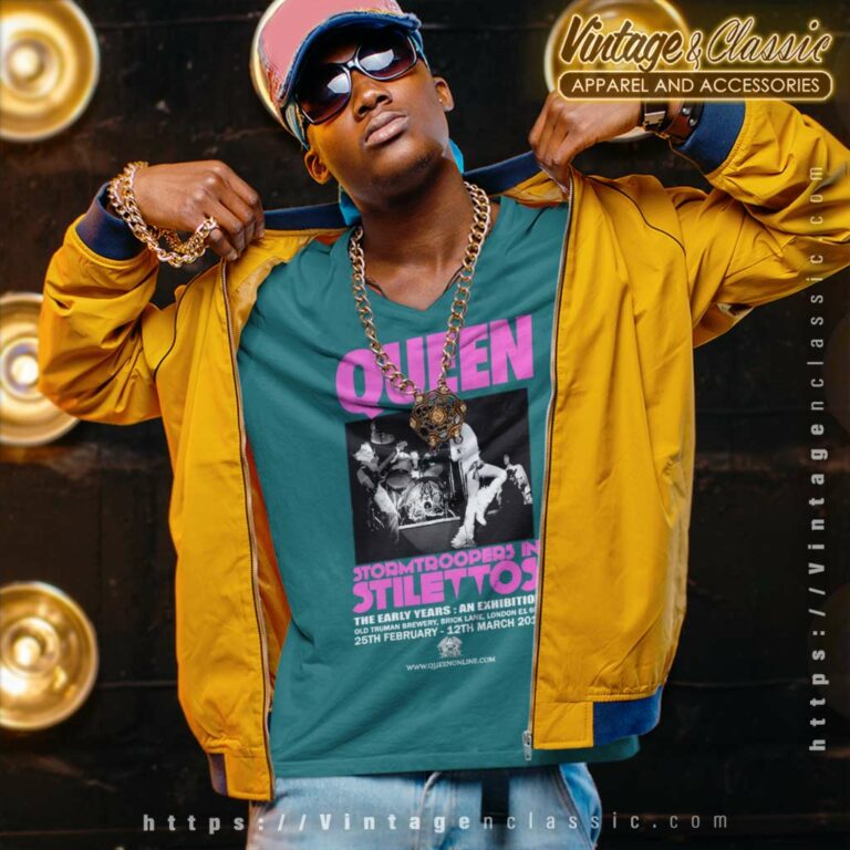 Queen Stormtroopers In Stilettos V Neck TShirt Queen Stormtroopers In Stilettos V Neck TShirt