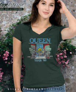 Queen Tour 80 Vneck 1