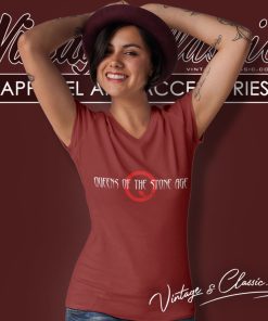 Queens Of The Stone Age Text Logo V Neck TShirt