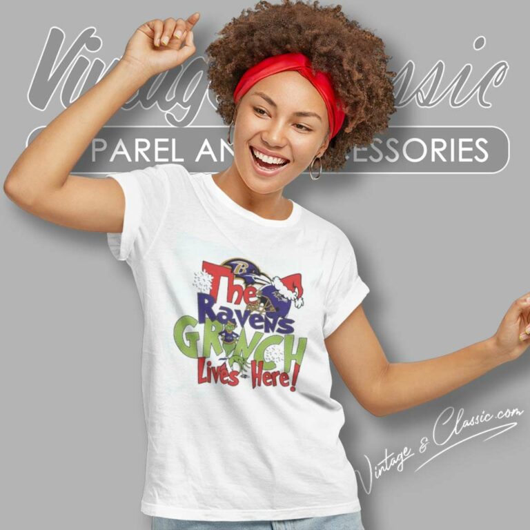 Ravens X Grinch Lives Here Christmashirt Women TShirt Ravens X Grinch Lives Here Christmashirt Women TShirt