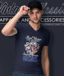 Real Women Love Hockey Smart Women Love The Oilers 2023 Signatures V Neck TShirt