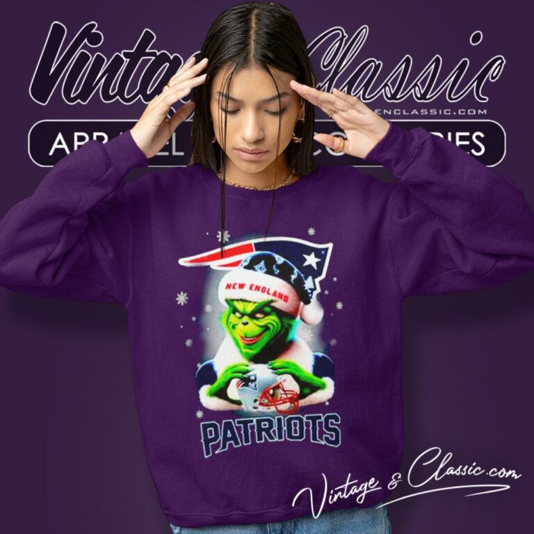 Santa Grinch Love New England Patriots Christmas Sweatshirt Santa Grinch Love New England Patriots Christmas Sweatshirt