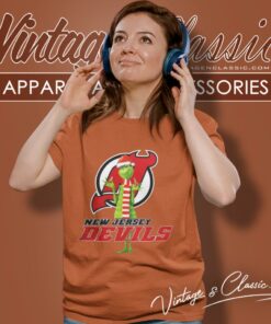 Santa Grinch Nhl New Jersey Devils Christmas Women T Shirt