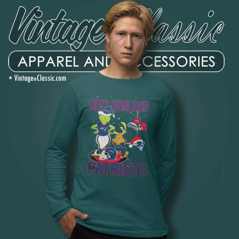 Santa The Grinch And Dog Nfl Patriots Long Sleeve Tee Santa The Grinch And Dog Nfl Patriots Long Sleeve Tee
