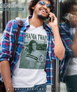 Shania Twain In Nfl Field Sexy Photo V Neck TShirt