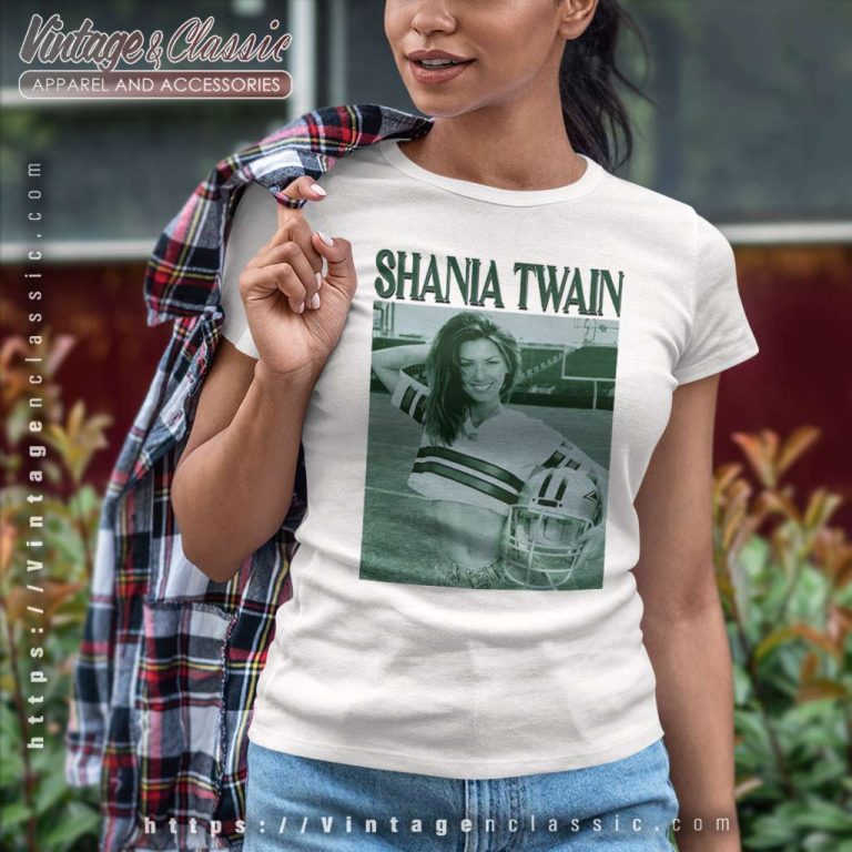 Shania Twain In Nfl Field Sexy Photo Women TShirt Shania Twain In Nfl Field Sexy Photo Women TShirt