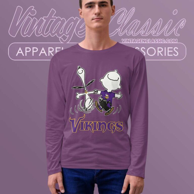 Snoopy And Charlie Brown Minnesota Vikings Long Sleeve Tee Snoopy And Charlie Brown Minnesota Vikings Long Sleeve Tee