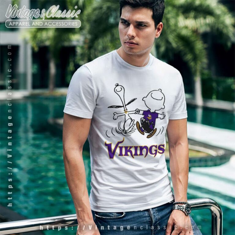 Snoopy And Charlie Brown Minnesota Vikings T Shirt Snoopy And Charlie Brown Minnesota Vikings T Shirt