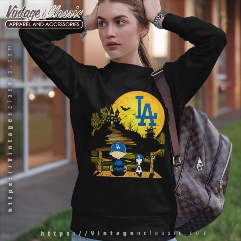 Snoopy And Charlie Brown Sit Under Moon Los Angeles Dodgers Halloween Sweatshirt Snoopy And Charlie Brown Sit Under Moon Los Angeles Dodgers Halloween Sweatshirt