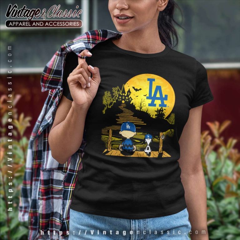 Snoopy And Charlie Brown Sit Under Moon Los Angeles Dodgers Halloween Women TShirt Snoopy And Charlie Brown Sit Under Moon Los Angeles Dodgers Halloween Women TShirt