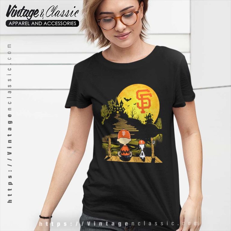 Snoopy And Charlie Brown Sit Under Moon San Francisco Giants Halloween Women TShirt Snoopy And Charlie Brown Sit Under Moon San Francisco Giants Halloween Women TShirt