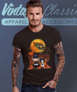Snoopy And Charlie Brown Tennessee Titans Sitting Under Moon Halloween T Shirt