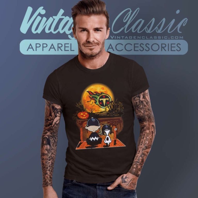 Snoopy And Charlie Brown Tennessee Titans Sitting Under Moon Halloween T Shirt Snoopy And Charlie Brown Tennessee Titans Sitting Under Moon Halloween T Shirt