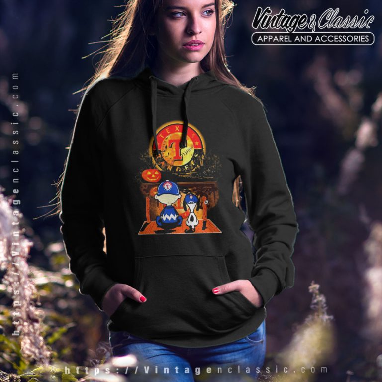 Snoopy And Charlie Browns Watching Texas Rangers Halloween Hoodie Snoopy And Charlie Browns Watching Texas Rangers Halloween Hoodie