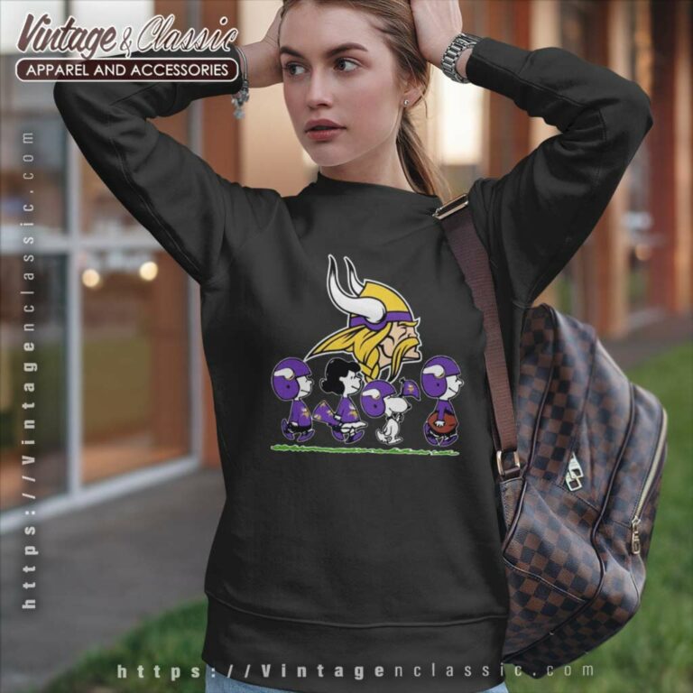 Snoopy And Friends Minnesota Vikings Sweatshirt Snoopy And Friends Minnesota Vikings Sweatshirt