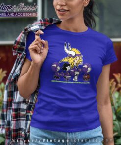 Snoopy And Friends Minnesota Vikings Women TShirt
