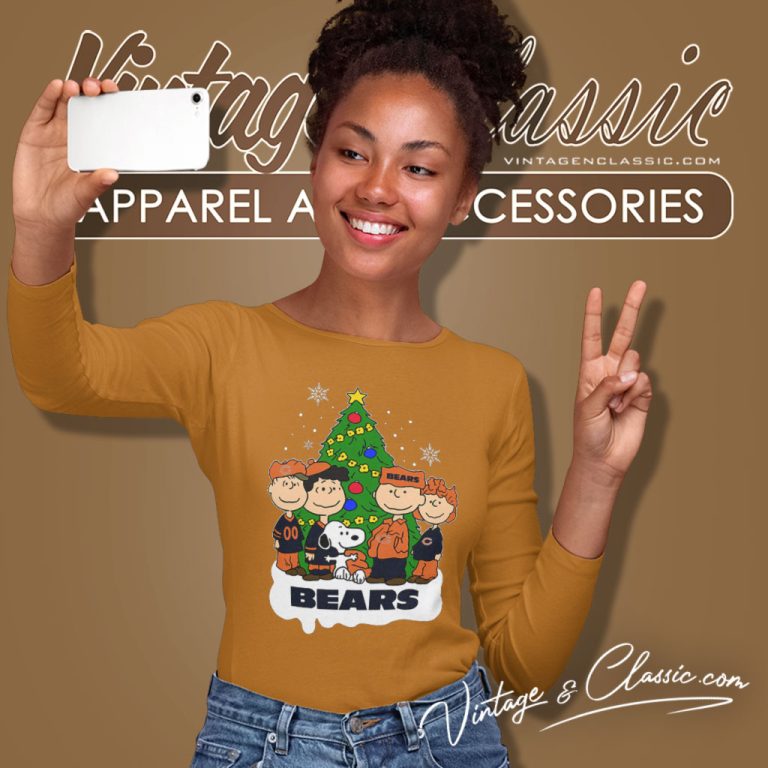Snoopy And Friends Chicago Bears Christmas Long Sleeve Tee Snoopy And Friends Chicago Bears Christmas Long Sleeve Tee