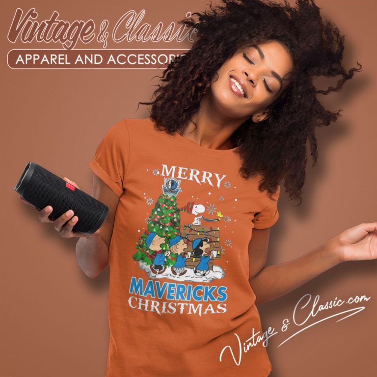 Snoopy And Friends Dallas Mavericks Merry Christmas Women T Shirt Snoopy And Friends Dallas Mavericks Merry Christmas Women T Shirt