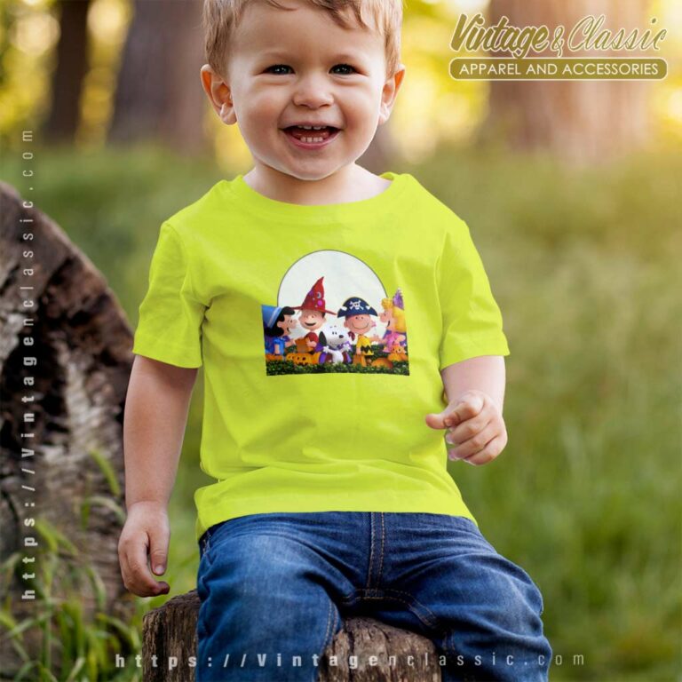 Snoopy And Friends Halloween Party kids Tshirt Snoopy And Friends Halloween Party kids Tshirt