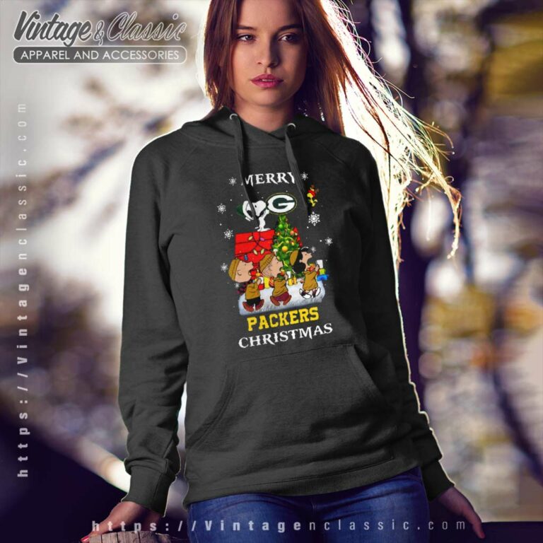 Snoopy And Friends Merry Christmas Green Bay Packers Hoodie Snoopy And Friends Merry Christmas Green Bay Packers Hoodie