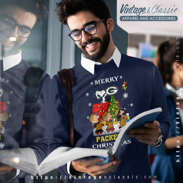 Snoopy And Friends Merry Christmas Green Bay Packers Sweatshirt Snoopy And Friends Merry Christmas Green Bay Packers Sweatshirt