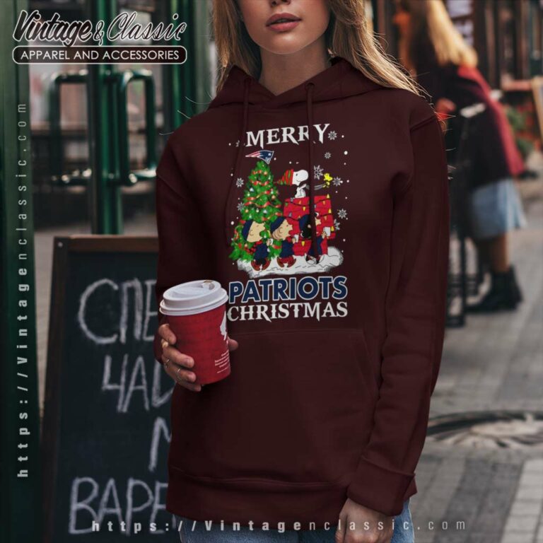 Snoopy And Friends New England Patriots Merry Christmas Hoodie Snoopy And Friends New England Patriots Merry Christmas Hoodie