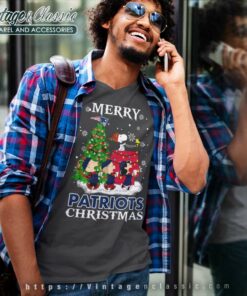 Snoopy And Friends New England Patriots Merry Christmas V Neck TShirt