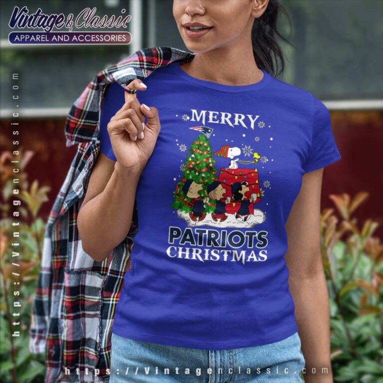 Snoopy And Friends New England Patriots Merry Christmas Women TShirt Snoopy And Friends New England Patriots Merry Christmas Women TShirt