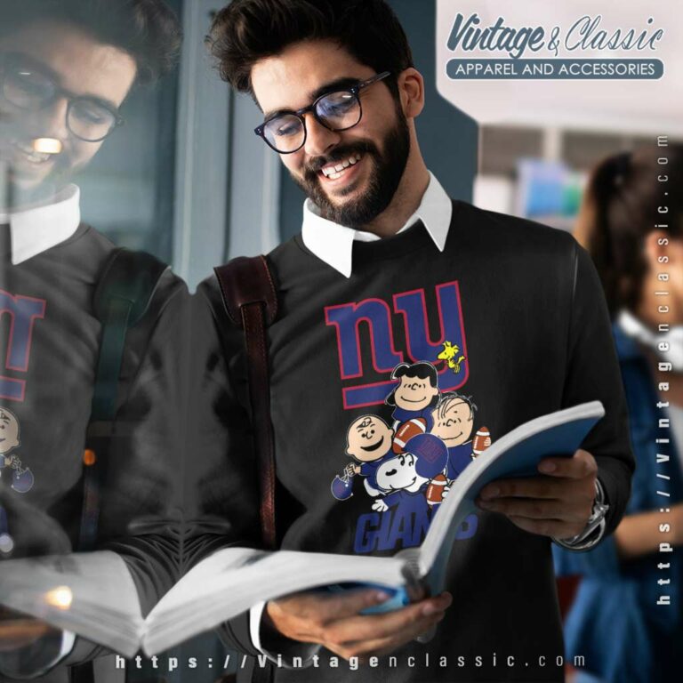 Snoopy And Friends New York Giants Sweatshirt Snoopy And Friends New York Giants Sweatshirt