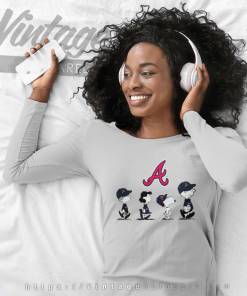 Snoopy And Friends Walking Atlanta Braves Long Sleeve Tee