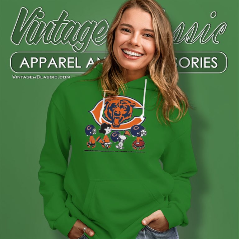 Snoopy And Friends Walking Chicago Bears Hoodie Snoopy And Friends Walking Chicago Bears Hoodie