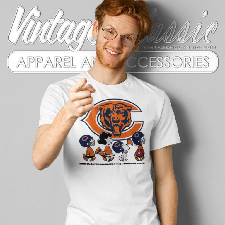 Snoopy And Friends Walking Chicago Bears T Shirt Snoopy And Friends Walking Chicago Bears T Shirt
