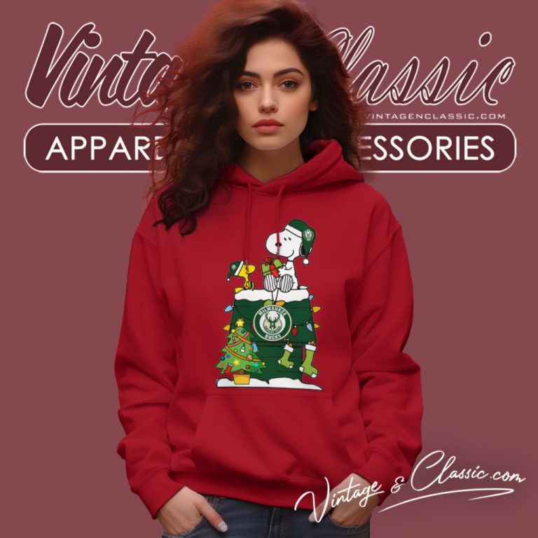 Snoopy And Woodstock Christmas Gift For Fans Milwaukee Bucks Nba Xmas Tree Decorations Hoodie Snoopy And Woodstock Christmas Gift For Fans Milwaukee Bucks Nba Xmas Tree Decorations Hoodie