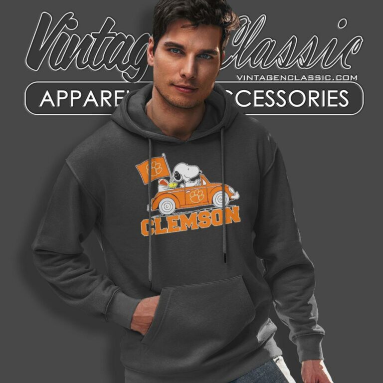 Snoopy And Woodstock Driving Car Clemson Tigers Hoodie Snoopy And Woodstock Driving Car Clemson Tigers Hoodie