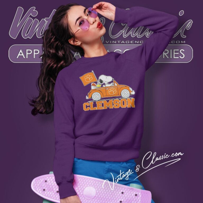 Snoopy And Woodstock Driving Car Clemson Tigers Sweatshirt Snoopy And Woodstock Driving Car Clemson Tigers Sweatshirt