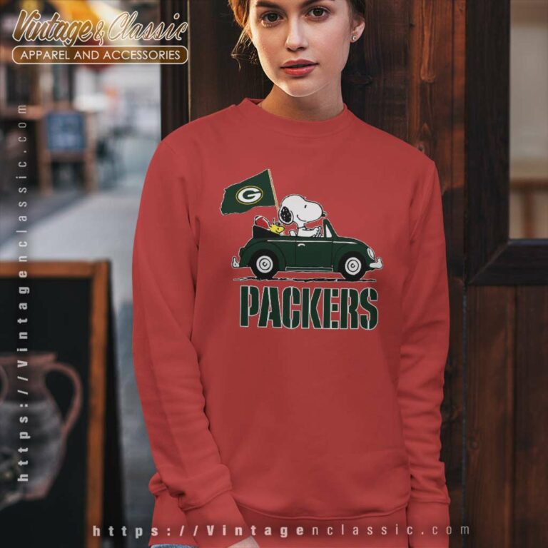 Snoopy And Woodstock Driving Car Green Bay Packers Sweatshirt Snoopy And Woodstock Driving Car Green Bay Packers Sweatshirt