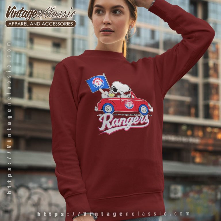Snoopy And Woodstock Driving Car Texas Rangers Sweatshirt Snoopy And Woodstock Driving Car Texas Rangers Sweatshirt