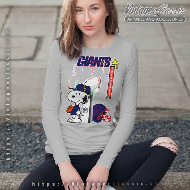 Snoopy Champions New York Giants Long Sleeve Tee Snoopy Champions New York Giants Long Sleeve Tee